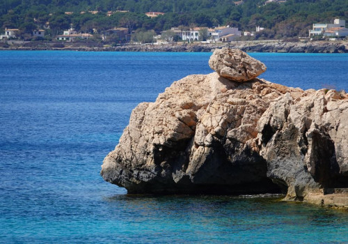 Cala Ratjada winkels: winkelstraten, zaterdagmarkt en wat je vooraf online regelt