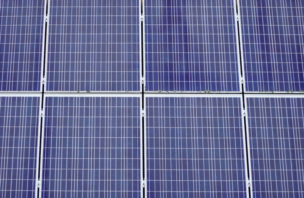 Hoeveel leveren zonnepanelen op in de zomer van 2026 vergeleken met de wintermaanden