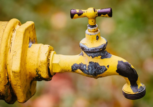 Bij welke temperatuur moet je de buitenkraan aftappen in het najaar van 2026