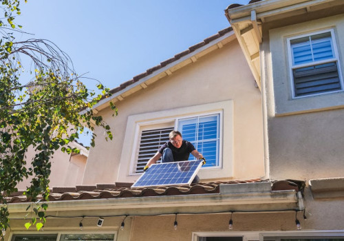Zonnepanelen reinigen in het voorjaar: doe je het zelf of laat je het doen